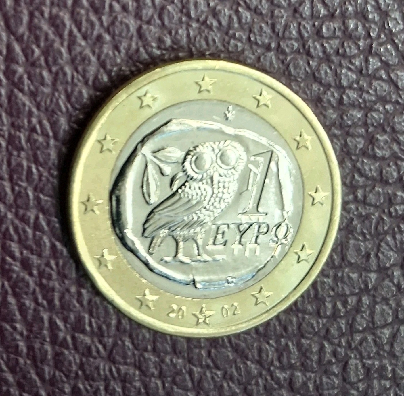 2002 Greece 1 Euro Owl Design Bimetallic Coin. Valuable For Collection 2002 Greece 1 Euro Owl Design Bimetallic Coin. Valuable For Collection