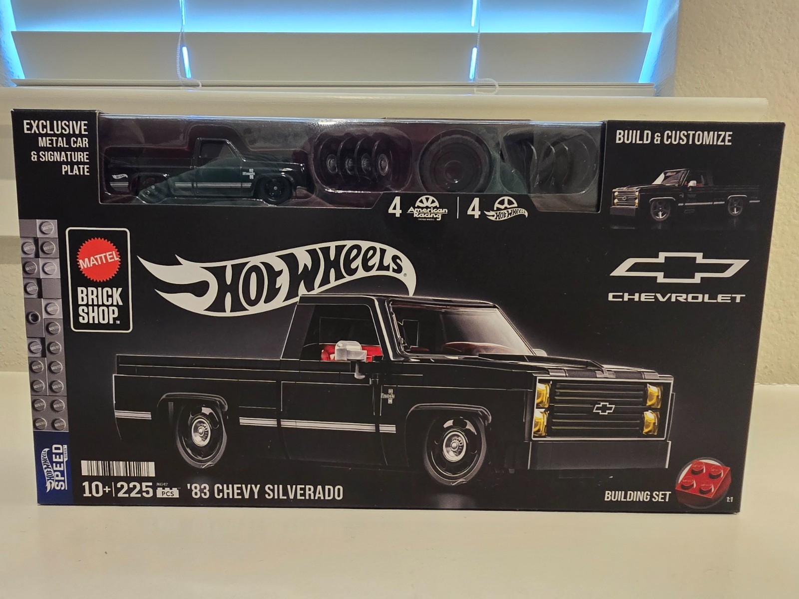 Mattel Brick Shop - Hot Wheels - 1983 Chevy Silverado