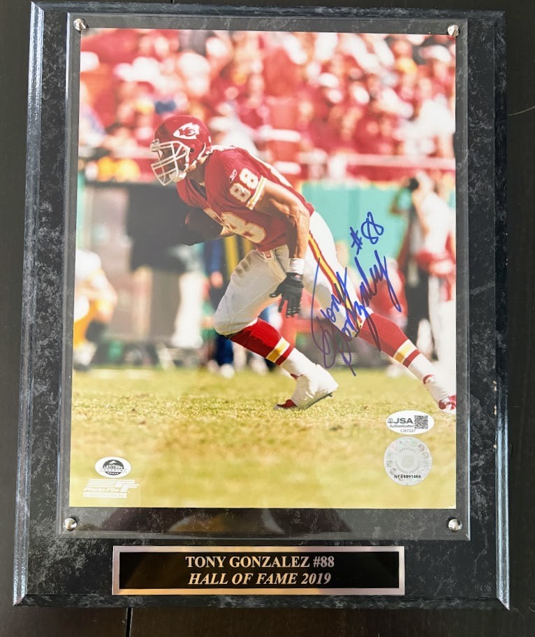 Tony Gonzalez Autographed 8x10 Photo — Kansas City Chiefs with Plaque | JSA COA