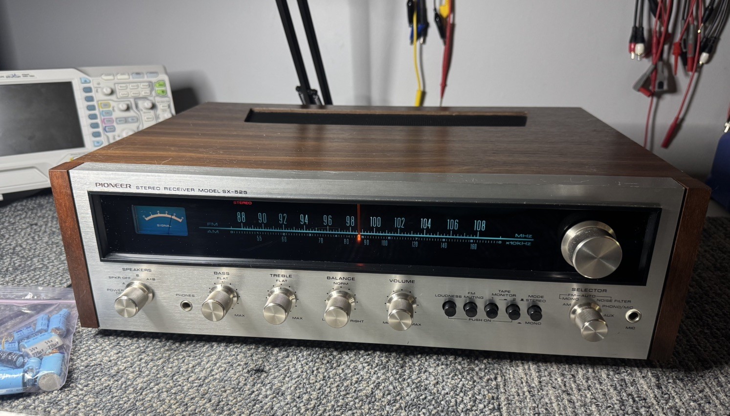 Vintage Pioneer SX-525 Stereo Receiver  (Serviced w/Terminals)