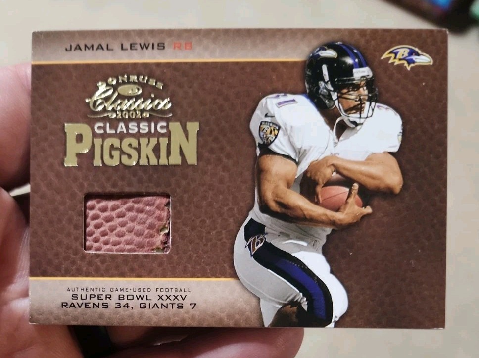 2002 Donruss Classics - Classic Pigskin Jamal Lewis #CP-6 /250 (MEM) 2002 Donruss Classics - Classic Pigskin Jamal Lewis #CP-6 /250 (MEM)