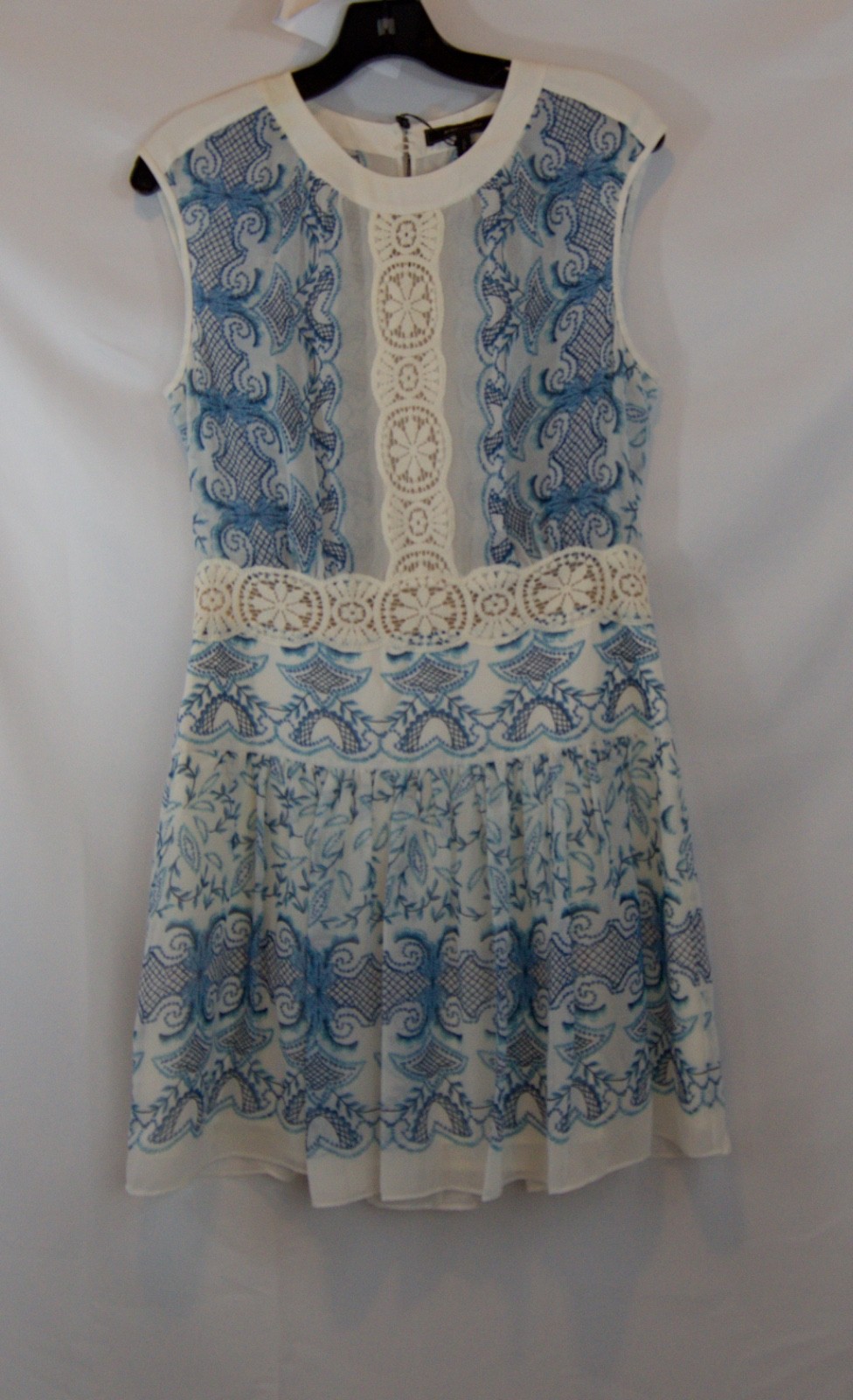 NWT BCBGMaxAzria Women\'s Aymeline Mixed Print Dress Blue Size 6 NWT BCBGMaxAzria Women\'s Aymeline Mixed Print Dress Blue Size 6