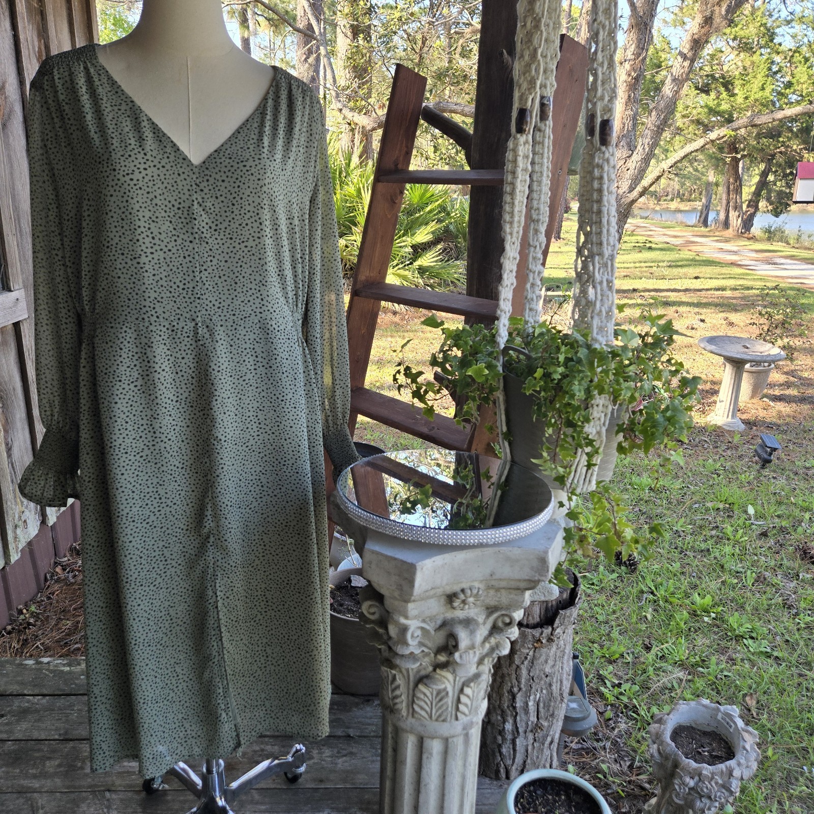 Ellos Sage Green Abstract Black Polka Dot Midi Dress Slit Accent At Front Sz 18 Ellos Sage Green Abstract Black Polka Dot Midi Dress Slit Accent At Front Sz 18