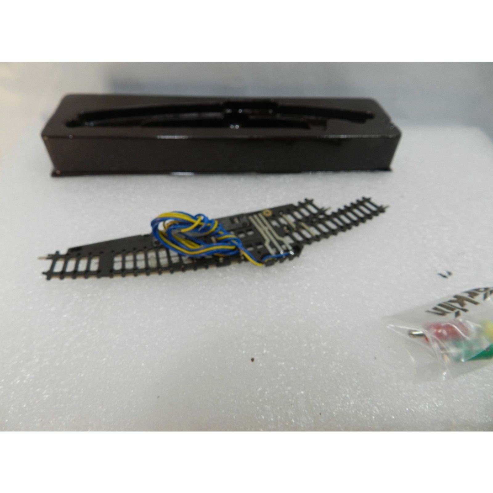 Marklin 8569 Right Curved Remote Turnout Train Track (T61K) Marklin 8569 Right Curved Remote Turnout Train Track (T61K)