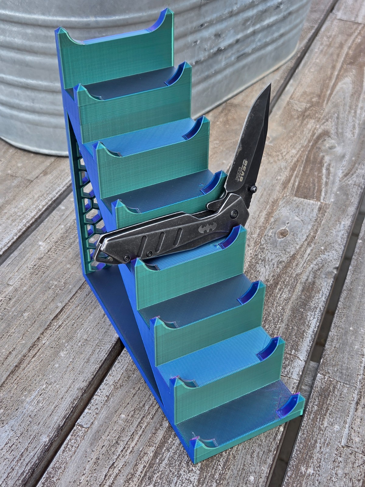 3D PRINTED KNIFE / LIGHTER DISPLAY STAND 3D PRINTED KNIFE / LIGHTER DISPLAY STAND