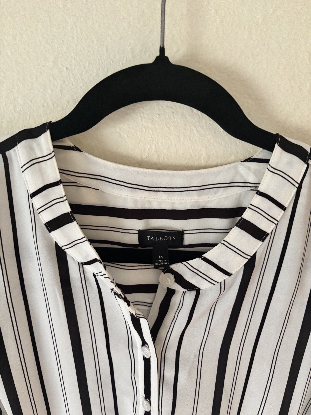 Talbots Womens MEDIUM Black-White Stripe V-Neck  Popover Top