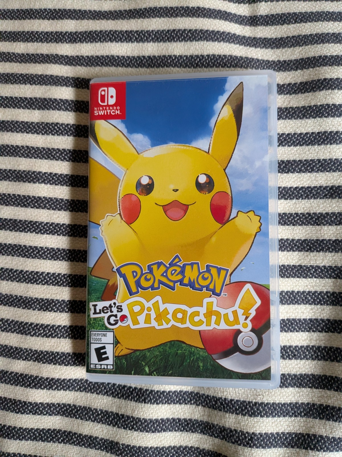 Pokemon: Let\'s Go, Pikachu Switch game Pokemon: Let\'s Go, Pikachu Switch game