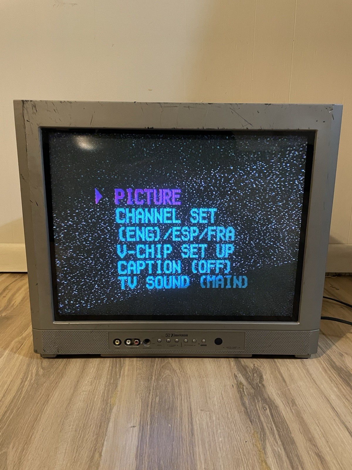 Emerson EWF2004A 20in Gray CRT TV 480i S-Video