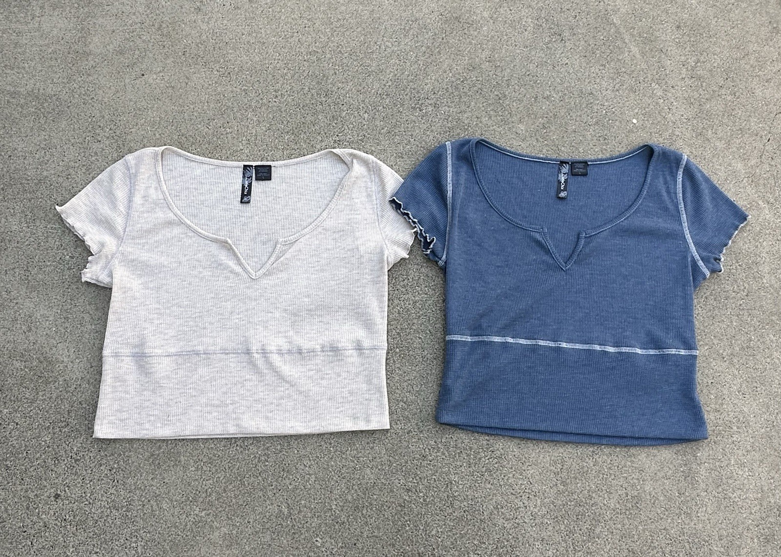Luna Chix Zumiez Women’s Waffle Crop Top Lot Of 2 Shirts Blue & Cream Notch Neck