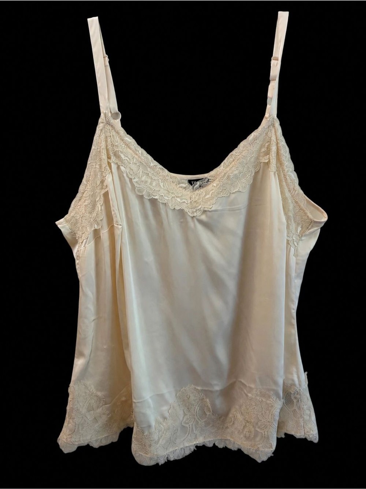 Torrid Romantic Feminine Satin Lace Trim Cream Camisole Size 3 Evening Layering