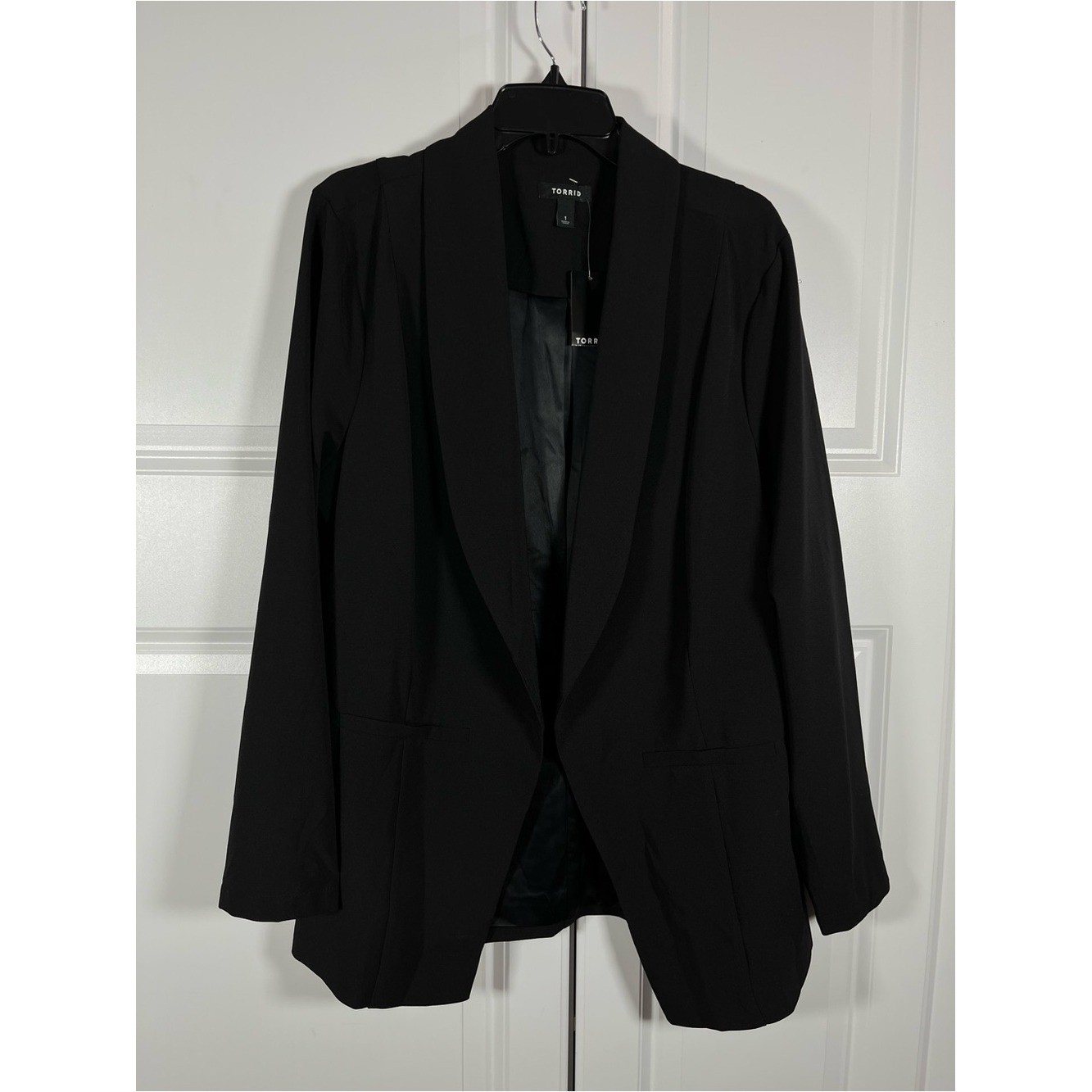 Torrid Blazer Size 1/1X (Equiv 14-16) Black Longline Crepe NWT