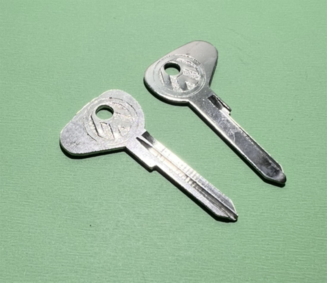 Pair Vintage Uncut Key Blank For Volkswagen BUS Microbus Van VW71A V81V 1971-79 Pair Vintage Uncut Key Blank For Volkswagen BUS Microbus Van VW71A V81V 1971-79