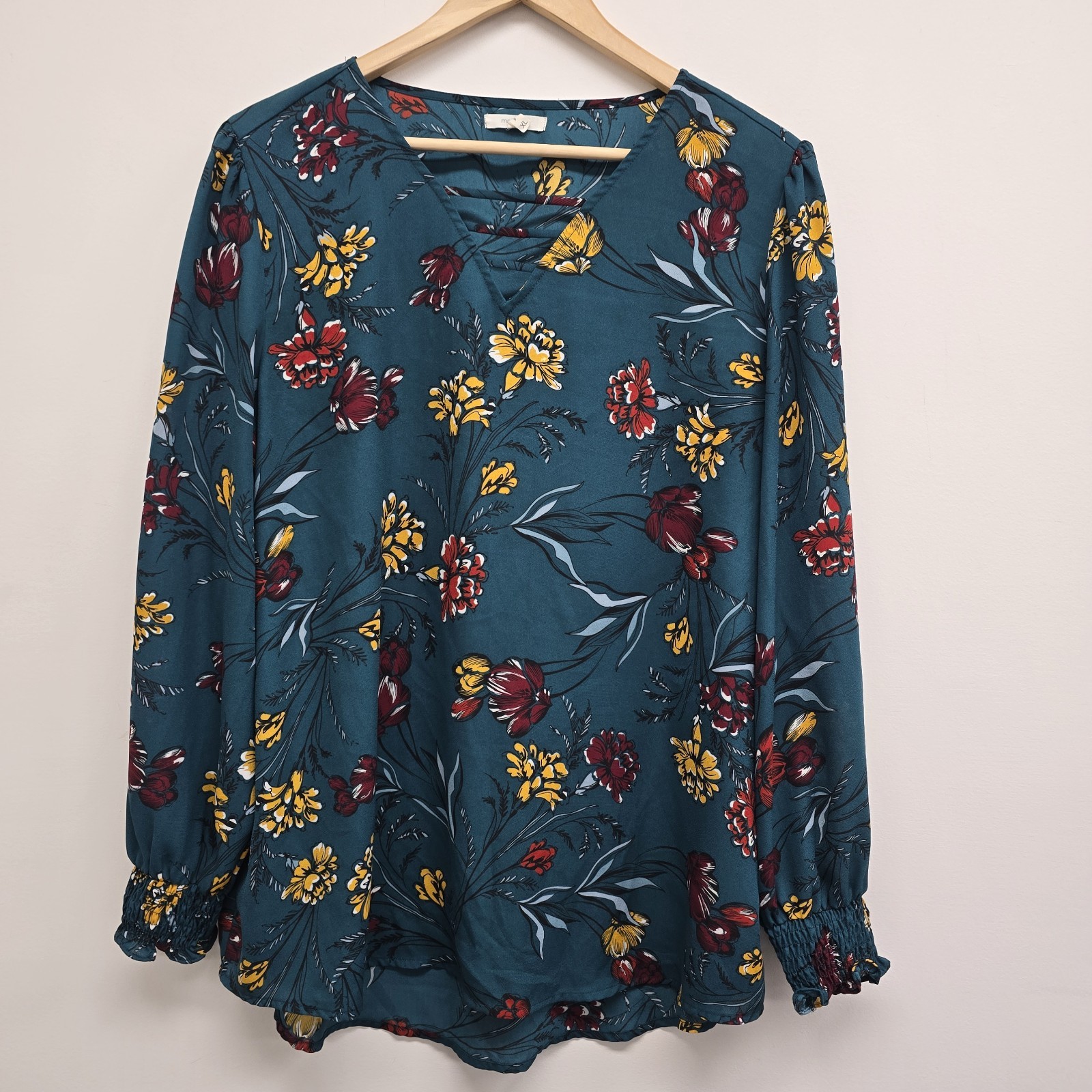 Maurices Floral Printed Blouse Top Size XL Lattice Neck Smocked Sleeve Cuffs