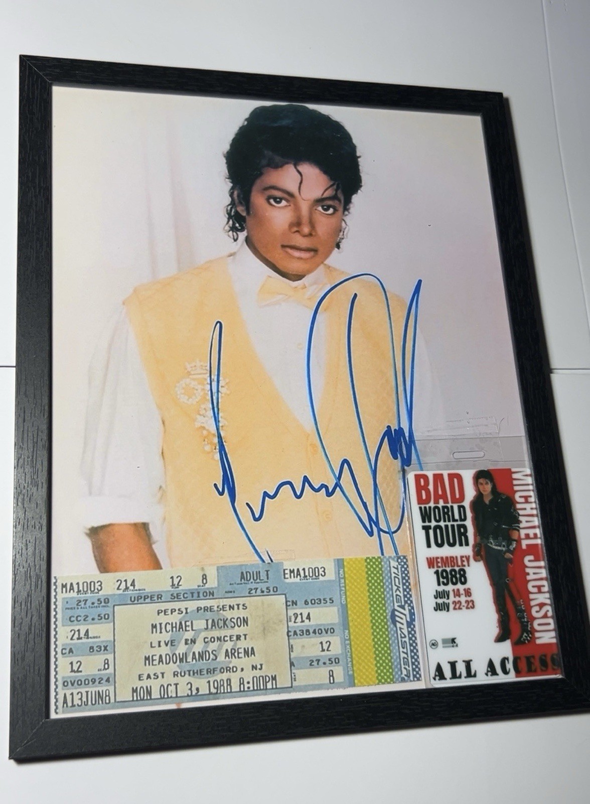 Michael Jackson Signed Photo Reprint w/ 1988 Ticket & VIP Pass Reprints Michael Jackson Signed Photo Reprint w/ 1988 Ticket & VIP Pass Reprints