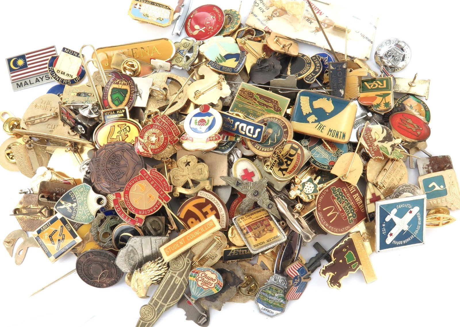 Huge Job Lot Approx 800 Grams Vintage Badges, Pins, Some FOBs etc Various Themes Huge Job Lot Approx 800 Grams Vintage Badges, Pins, Some FOBs etc Various Themes