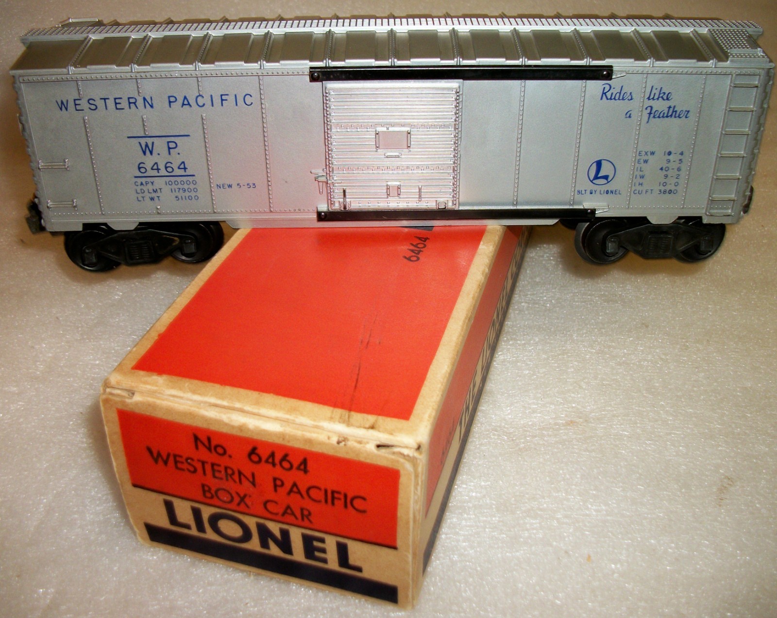 LIONEL POSTWAR 6464-1 WESTERN PACIFIC BOX CAR VERY GOOD+ TO EXC TIRED  ORIG BOX