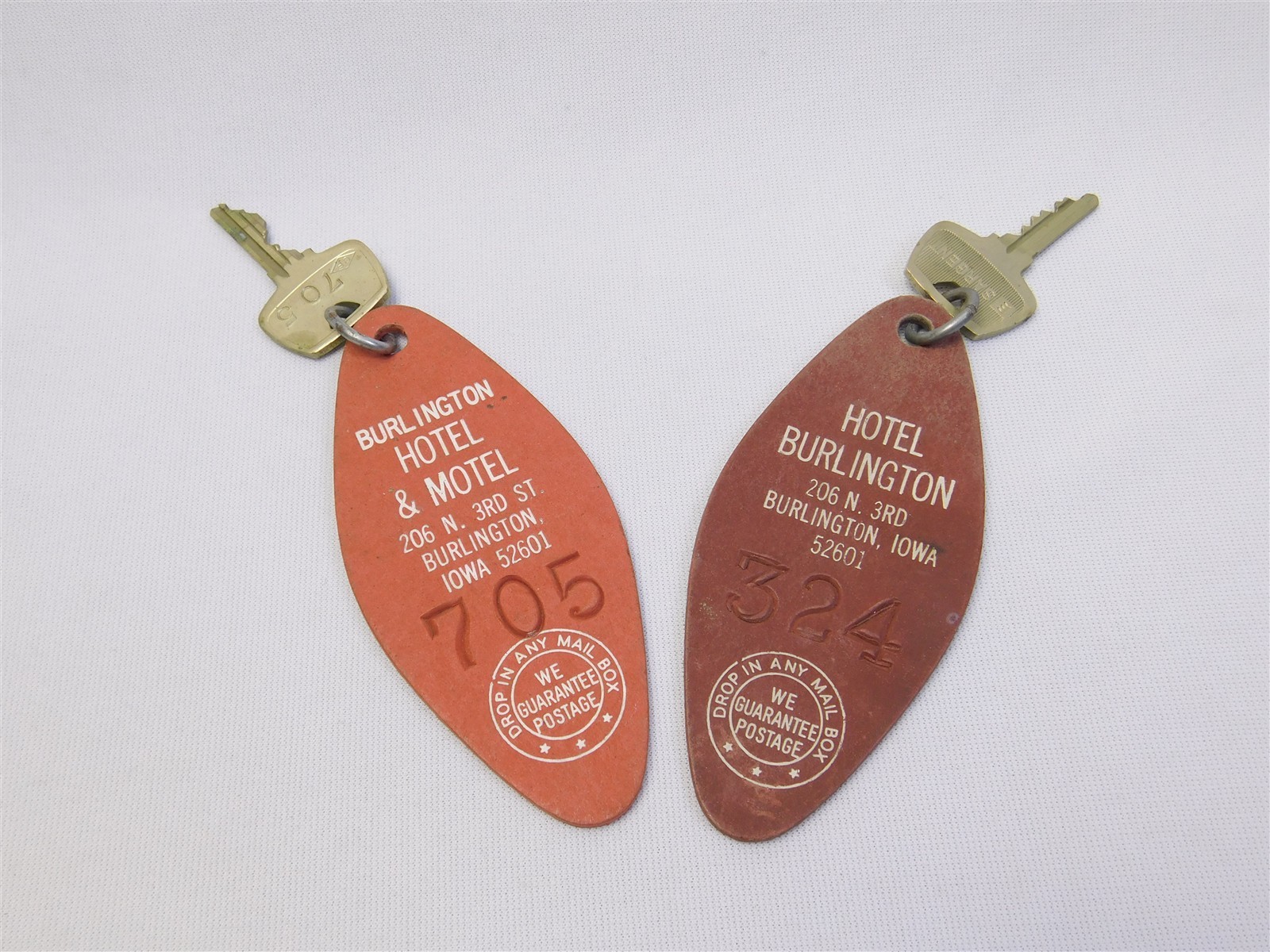 Burlington Hotel & Motel Room Keys 2 Keychains Burlington Iowa IA Burlington Hotel & Motel Room Keys 2 Keychains Burlington Iowa IA