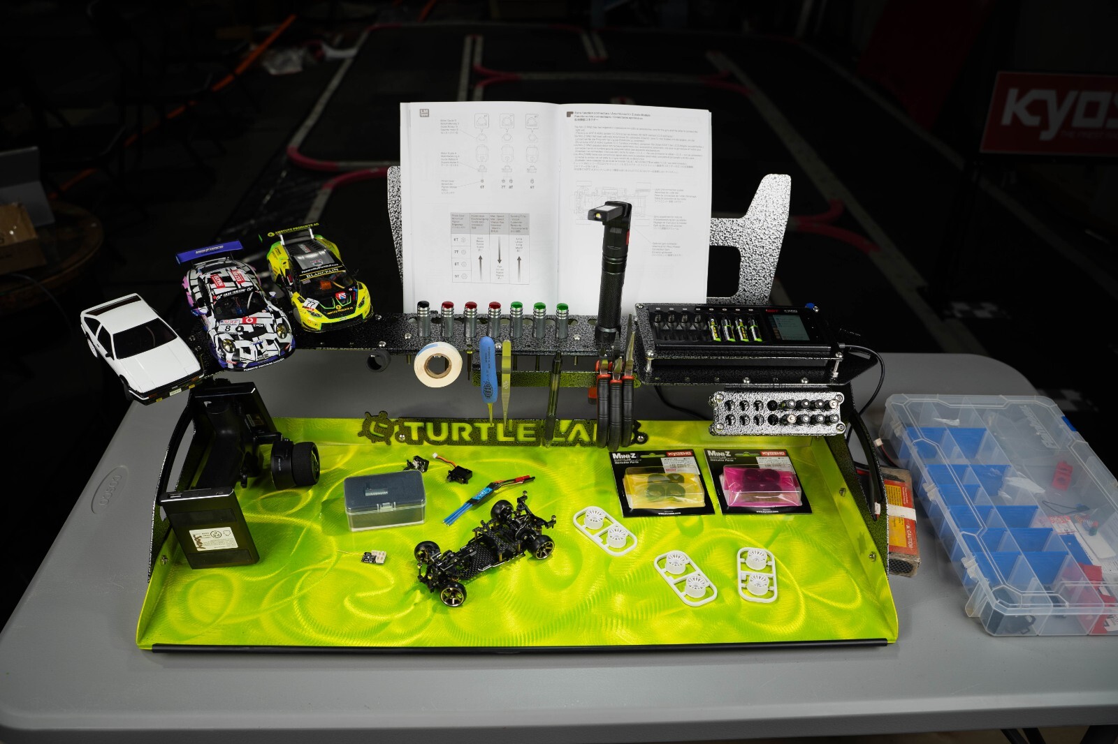 Portable Workstation - Kyosho Mini Z Racing Pit Bench 1/28 Scale RC Portable Workstation - Kyosho Mini Z Racing Pit Bench 1/28 Scale RC