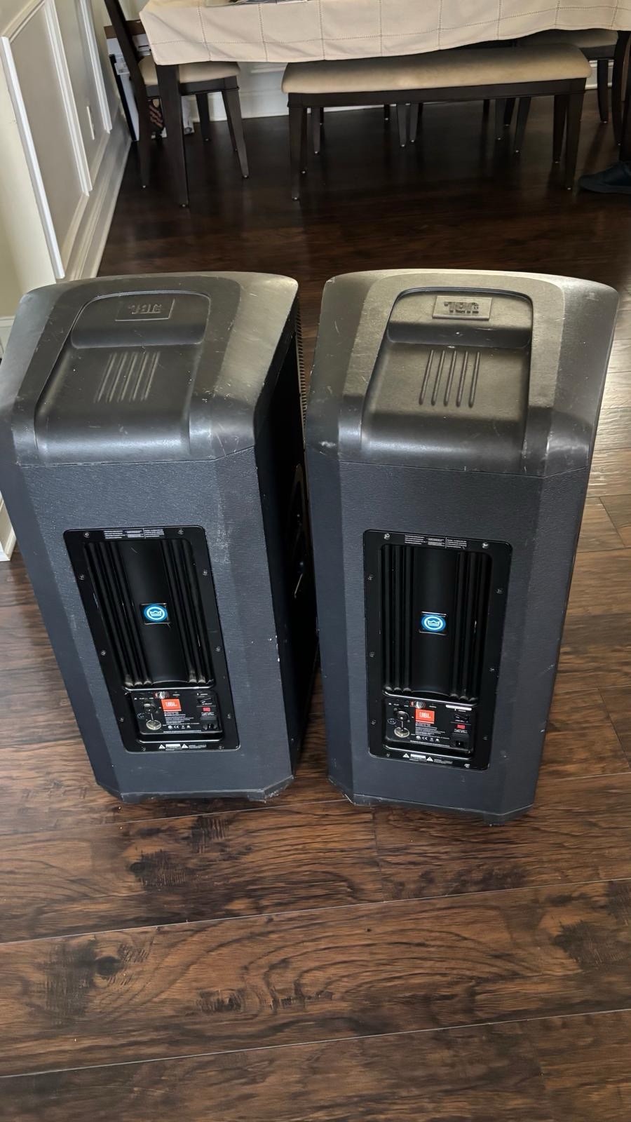 Powerful top of the line JBL speaker POWER CROWN Individual 15in. One for $850 Powerful top of the line JBL speaker POWER CROWN Individual 15in. One for $850