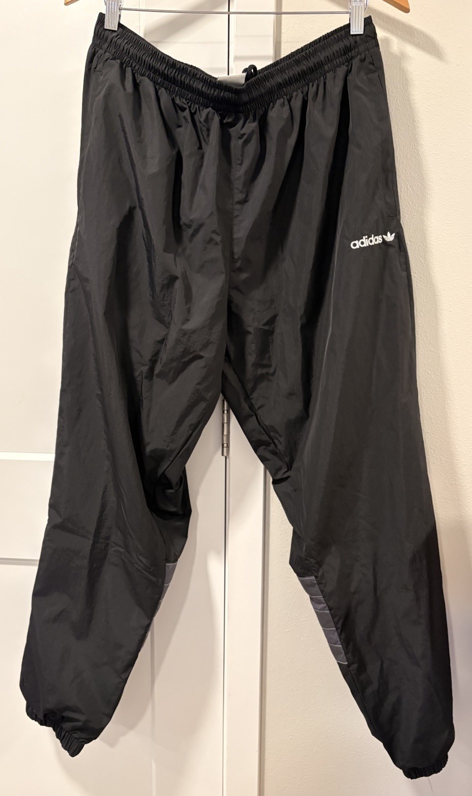 ADIDAS Originals SANTIAGO TRACK PANTS Black Striped KE3430 Men’s XL NWT $75 ADIDAS Originals SANTIAGO TRACK PANTS Black Striped KE3430 Men’s XL NWT $75