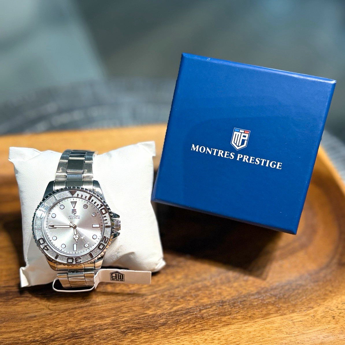 Montres Prestige x Invicta MPW-0266 Men’s 43mm Steel Quartz Watch New Montres Prestige x Invicta MPW-0266 Men’s 43mm Steel Quartz Watch New