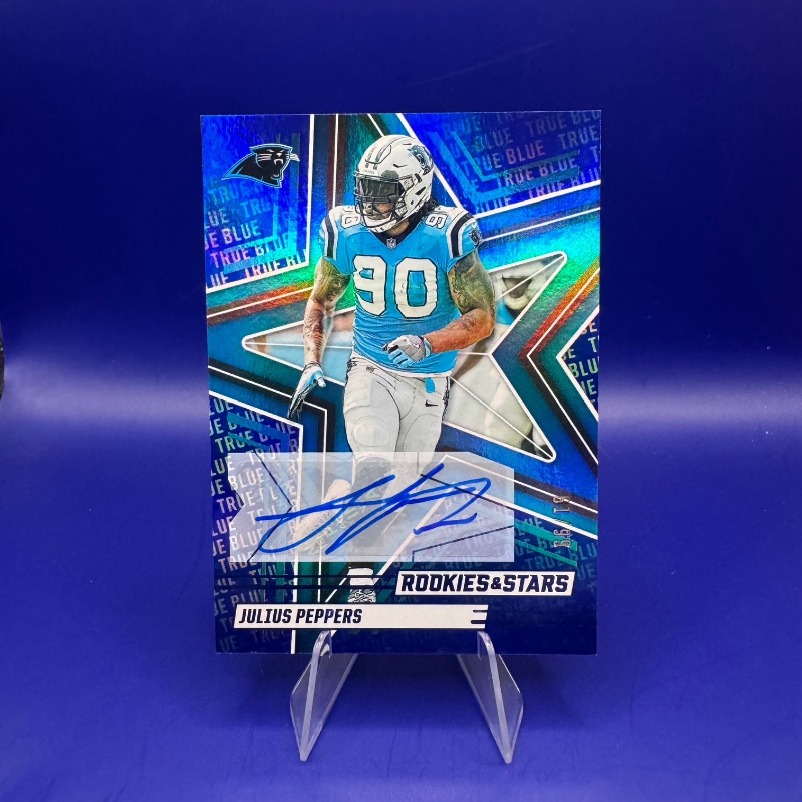 2025 Panini Rookies & Stars - Julius Peppers #94 True Blue Signatures /99 (AU) 2025 Panini Rookies & Stars - Julius Peppers #94 True Blue Signatures /99 (AU)