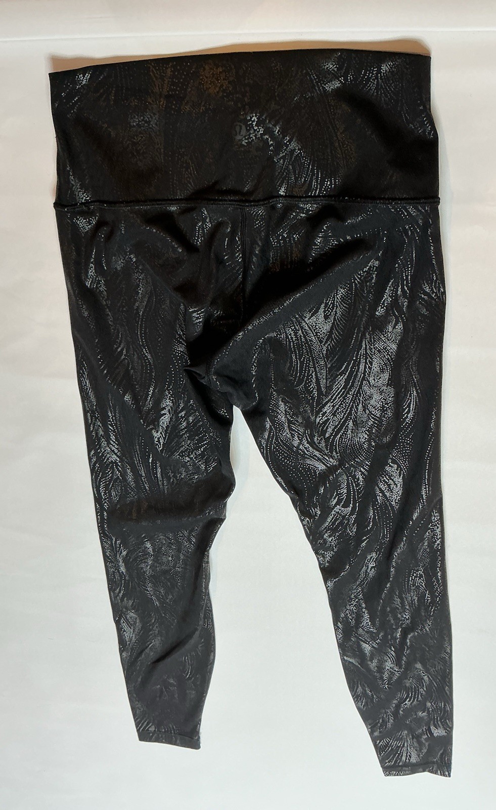 Lululemon Women’s Wunder Under High Rise Tight Shine Black Print Size 6 Lululemon Women’s Wunder Under High Rise Tight Shine Black Print Size 6