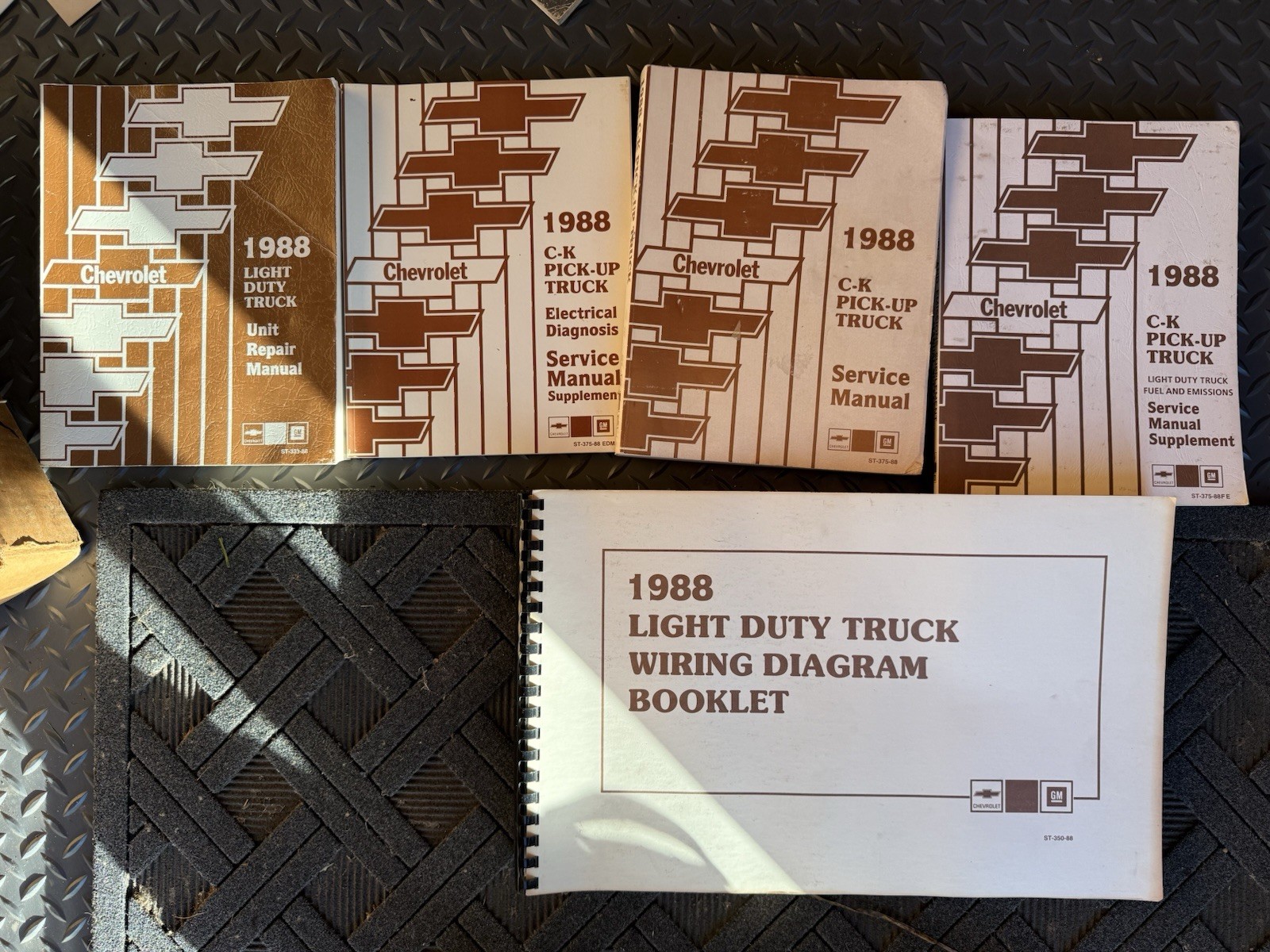 1988 GM Chevrolet Chevy Repair Manual Service Cataloge Book Gmt400 Obs Vintage 1988 GM Chevrolet Chevy Repair Manual Service Cataloge Book Gmt400 Obs Vintage