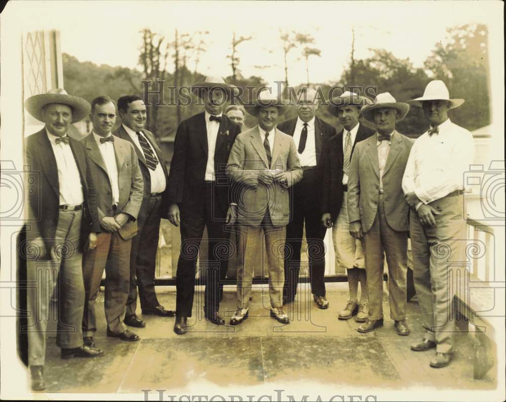 1928 Press Photo Governor Moore poses with members of the Farm Bureau Grangers