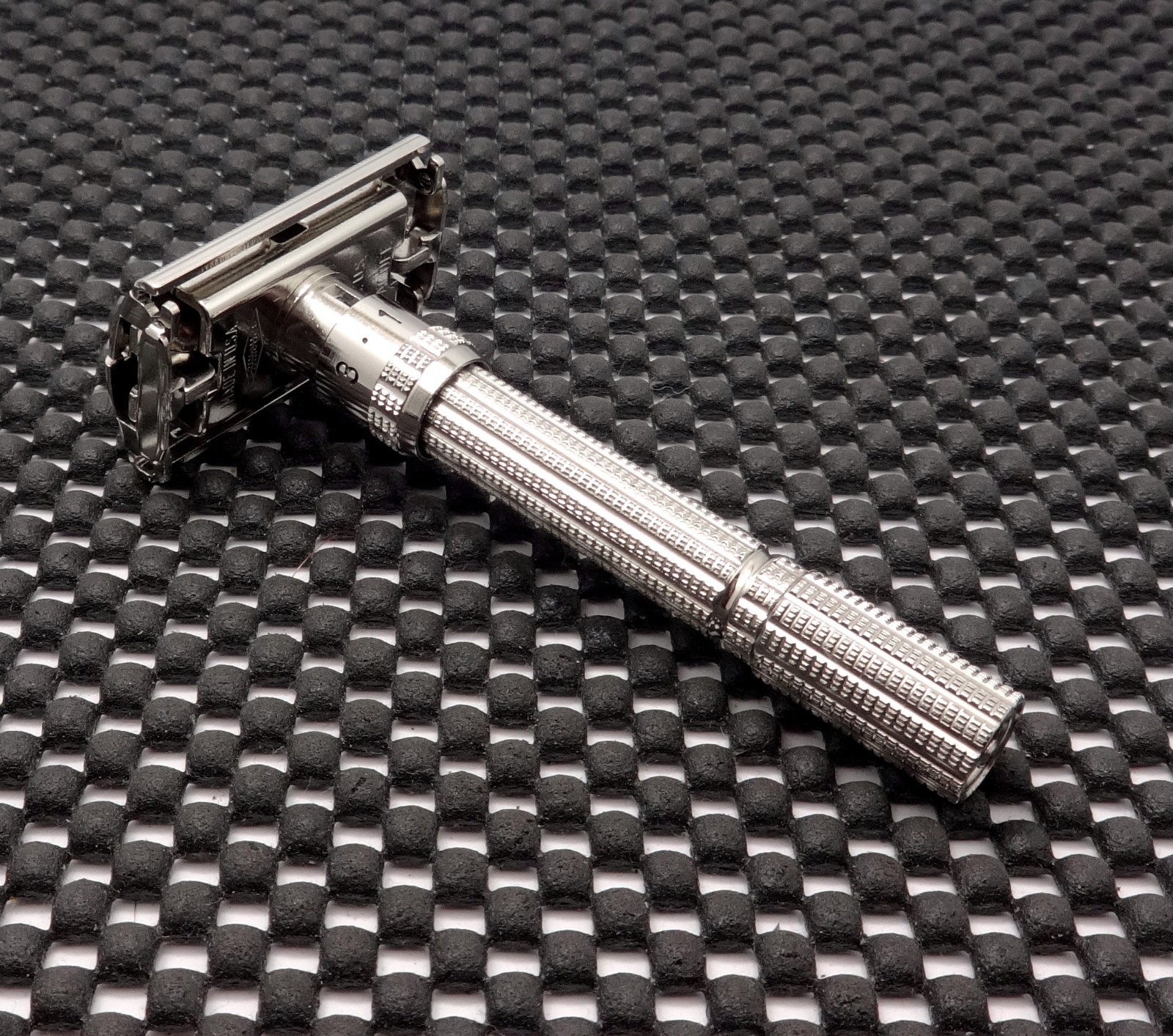 Vintage 1963 Gillette Slim Adjustable 1-9  DE Safety Razor I1 Nice & Clean