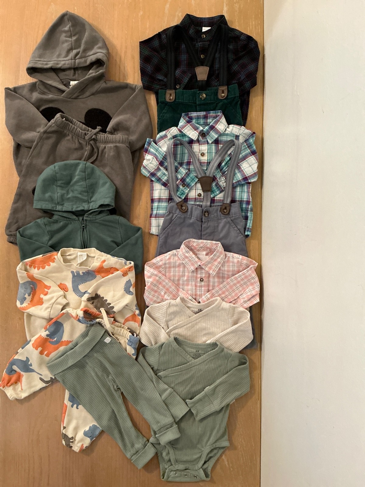 Carter s, H&M Infant Boys Winter Clothing Lot of 13 Size 9 Months Carter s, H&M Infant Boys Winter Clothing Lot of 13 Size 9 Months