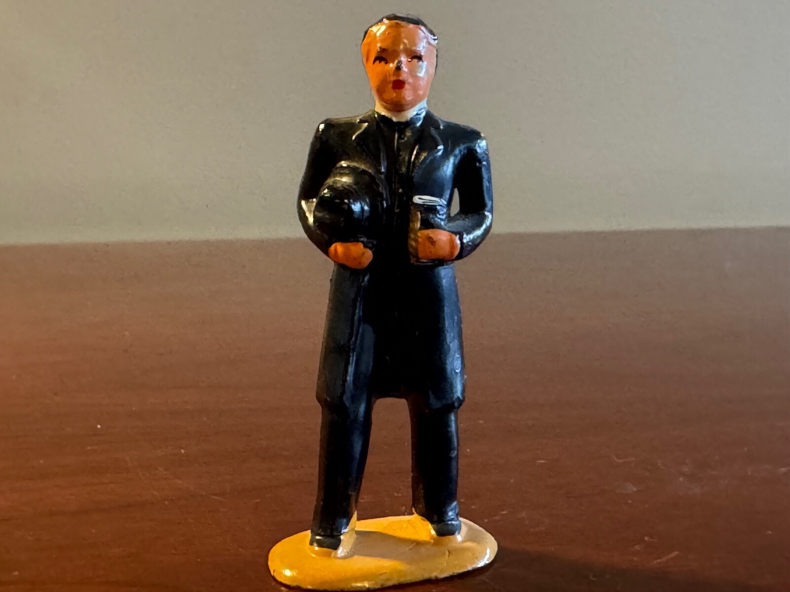 Vintage Barclay  B173 620 Minister Holding Hat Wedding  Diecast Lead Figure VG