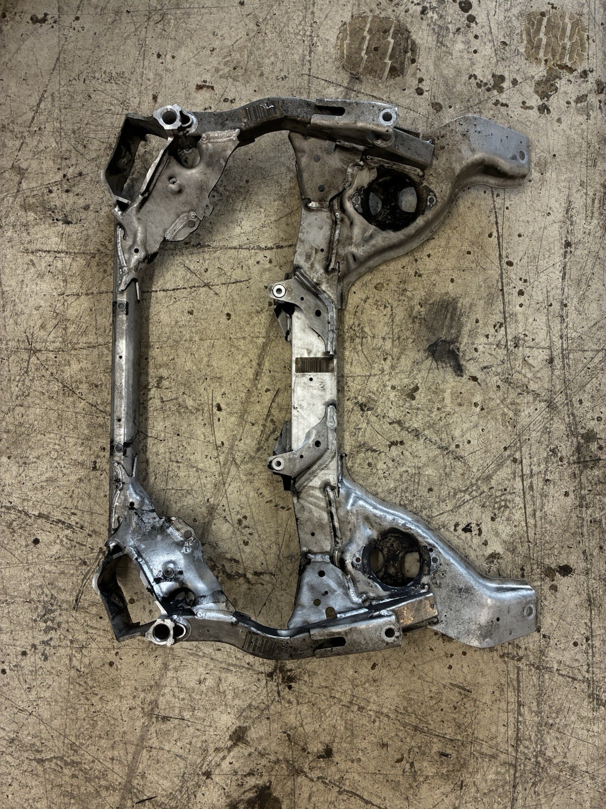 07-13 BMW E90 E91 E92 RWD 328I 335I FRONT SUBFRAME CROSSMEMBER CRADLE OEM 07-13 BMW E90 E91 E92 RWD 328I 335I FRONT SUBFRAME CROSSMEMBER CRADLE OEM