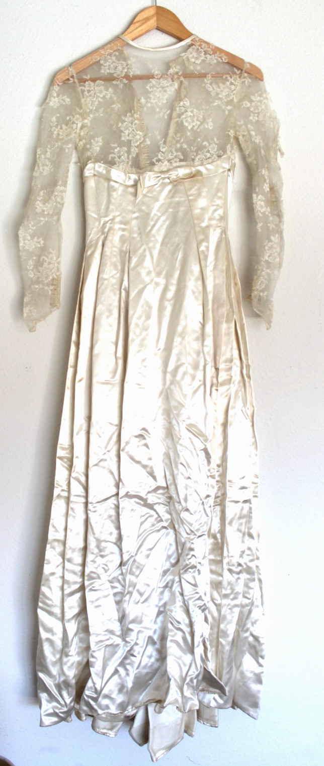 Vintage 1950s 50s Wedding Dress Satin Lace Bow Floor Length Empire Waist XS