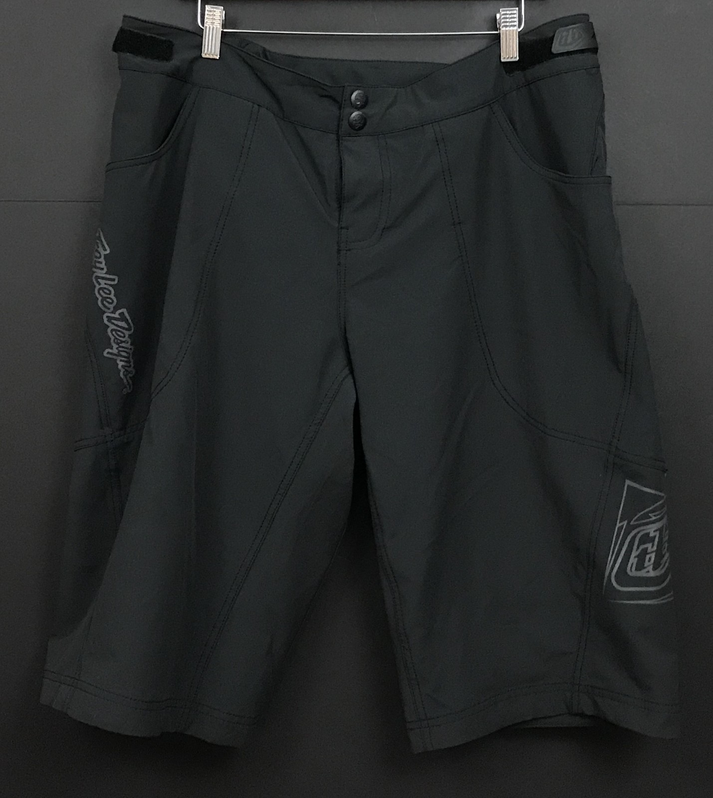 Troy Lee Designs Skyline Men’s Black Mountain Bike Shorts Size 38 Troy Lee Designs Skyline Men’s Black Mountain Bike Shorts Size 38