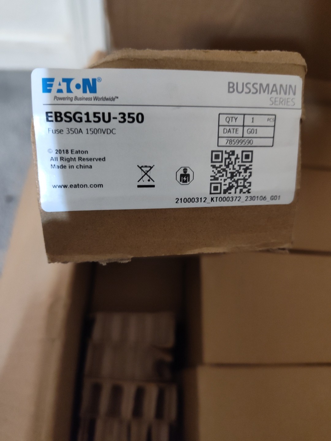 EBSG15U-350 Eaton Bussman Series Fuse 1500VDC 350A (New In Manufacturer Box) EBSG15U-350 Eaton Bussman Series Fuse 1500VDC 350A (New In Manufacturer Box)