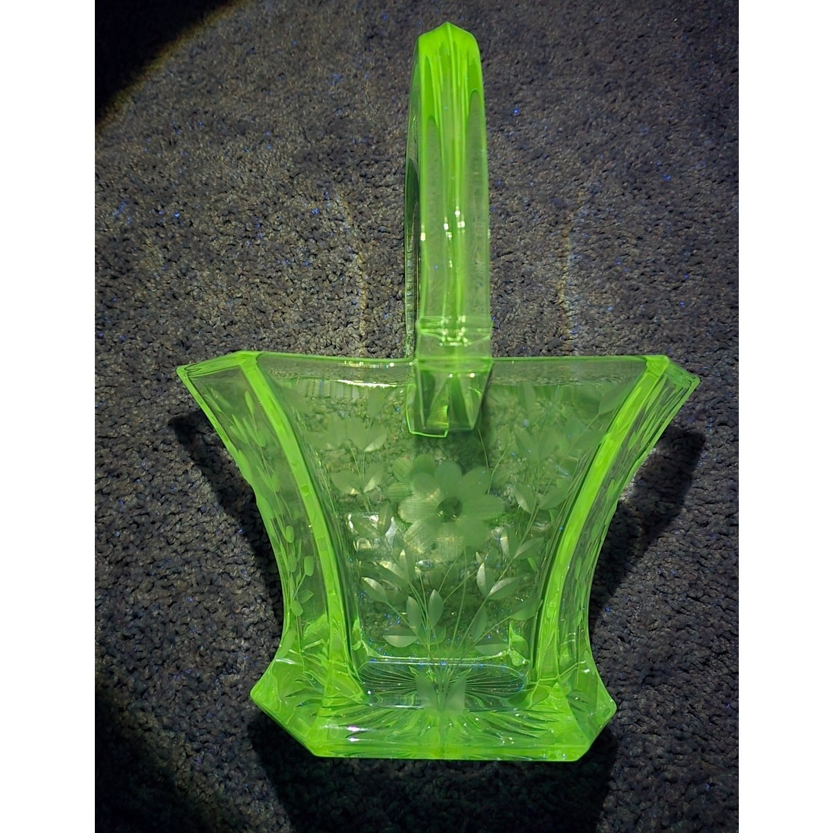 Antique Heisey No 480 Daisy & Leaves Glass Basket Diamond H GLOWS