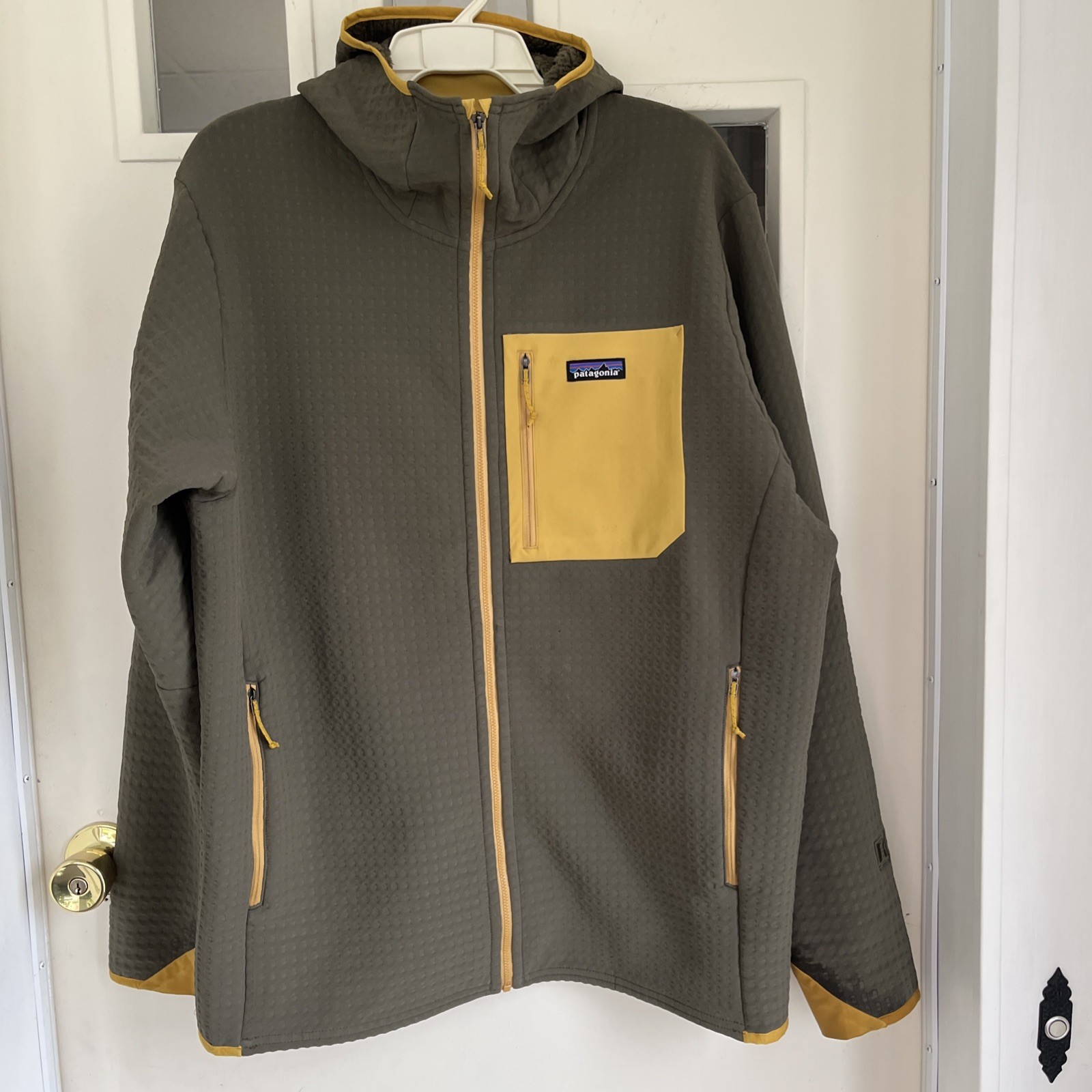 Patagonia R2 TechFace Full Zip Hoodie Jacket Men’s Green Size XL Basin Green Patagonia R2 TechFace Full Zip Hoodie Jacket Men’s Green Size XL Basin Green