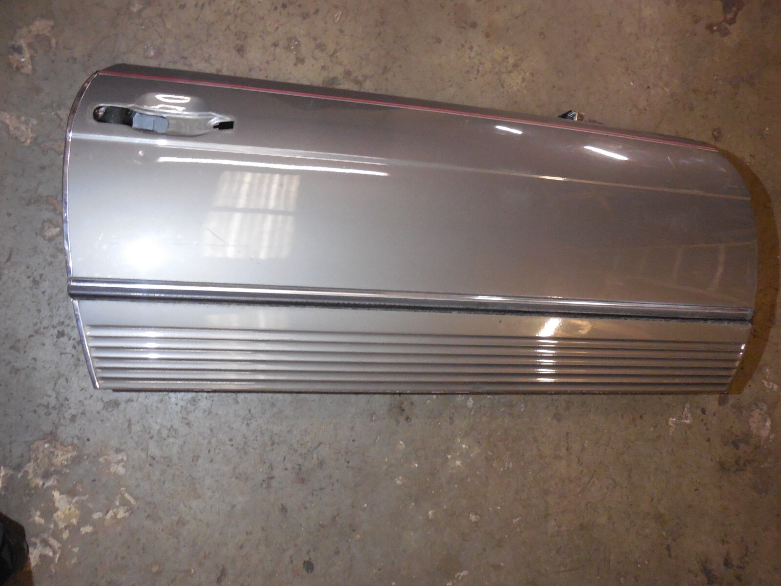Right Passenger Door Panel Silver 1972-1989 Mercedes R107 450SL 560SL PICKUPONLY Right Passenger Door Panel Silver 1972-1989 Mercedes R107 450SL 560SL PICKUPONLY