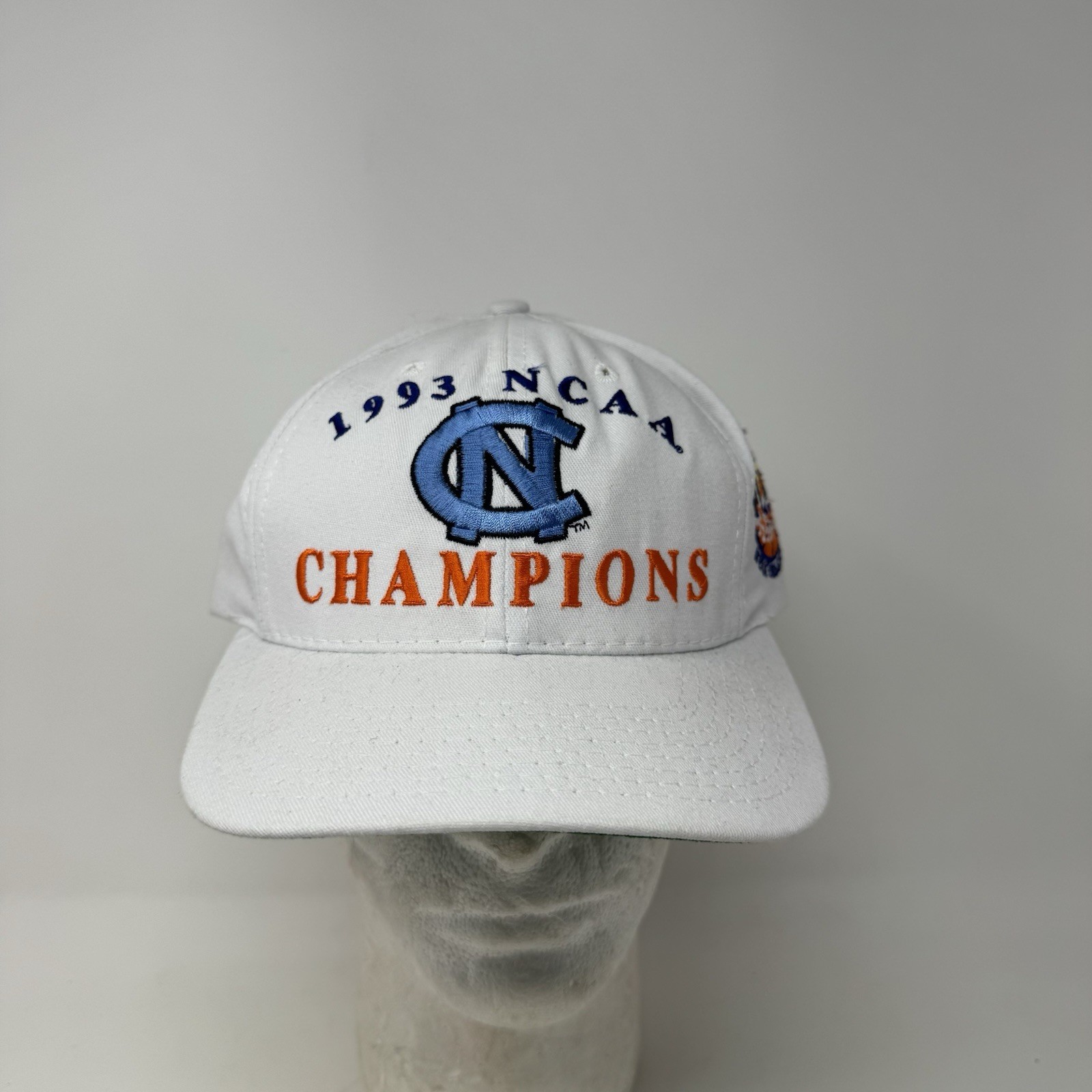 VTG North Carolina Tar Heels UNC Basketball 1993 Champions Starter Hat White 