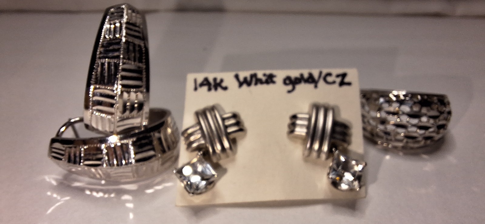 LOT of White Gold 2 Pairs Earrings, 1 Ring sz 5.5/ 6.8gr 14K, 3.2 10K =10grams LOT of White Gold 2 Pairs Earrings, 1 Ring sz 5.5/ 6.8gr 14K, 3.2 10K =10grams