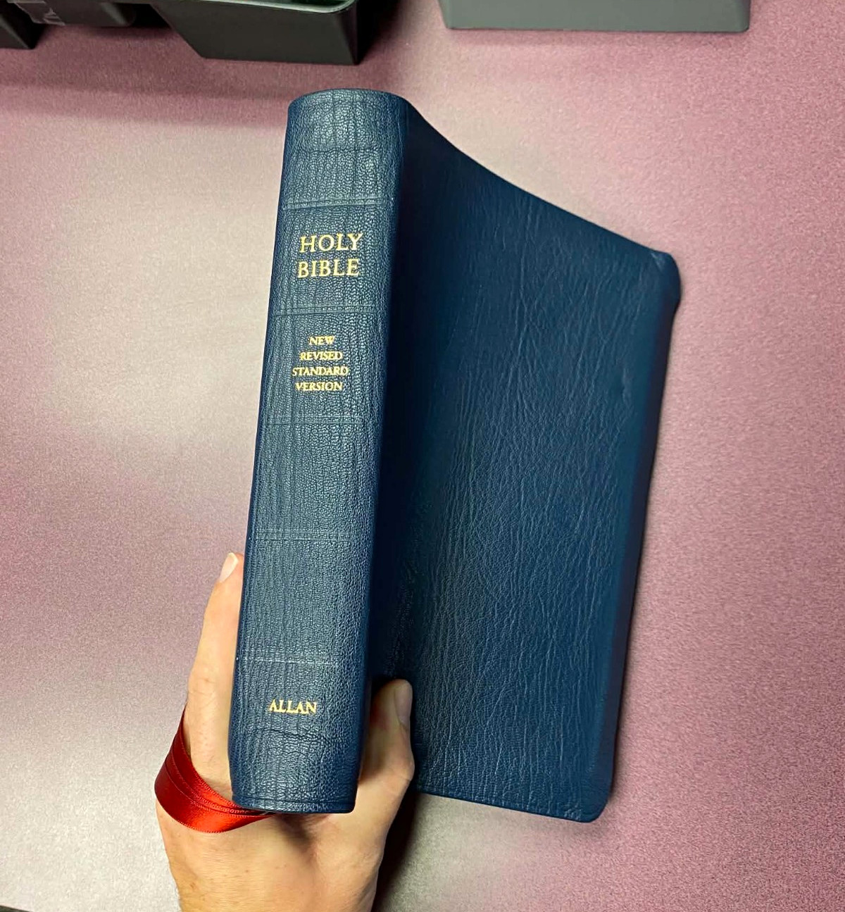 Rare RL Allan NRSV w/Apocrypha in Blue Highland Goatskin w/Speckled Edges Rare RL Allan NRSV w/Apocrypha in Blue Highland Goatskin w/Speckled Edges