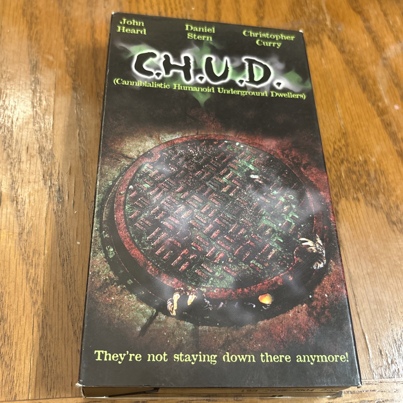 (84) C.H.U.D. /Anchor Bay VHS, 2001) Horror Daniel Stern (84) C.H.U.D. /Anchor Bay VHS, 2001) Horror Daniel Stern