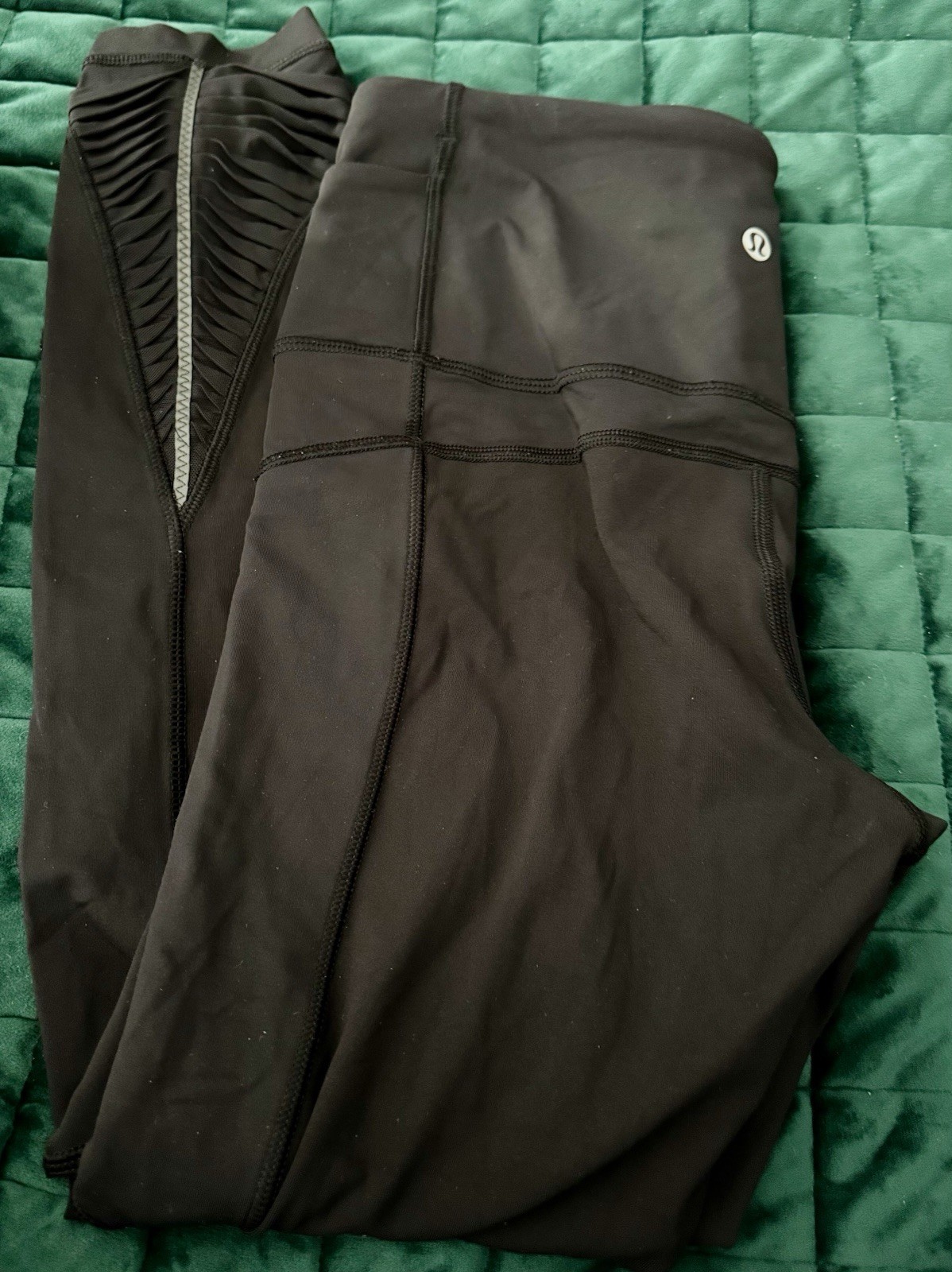 Lululemon Run Speed Size 6-27” Black Reflective Zip Pocket Leggings High Rise Lululemon Run Speed Size 6-27” Black Reflective Zip Pocket Leggings High Rise