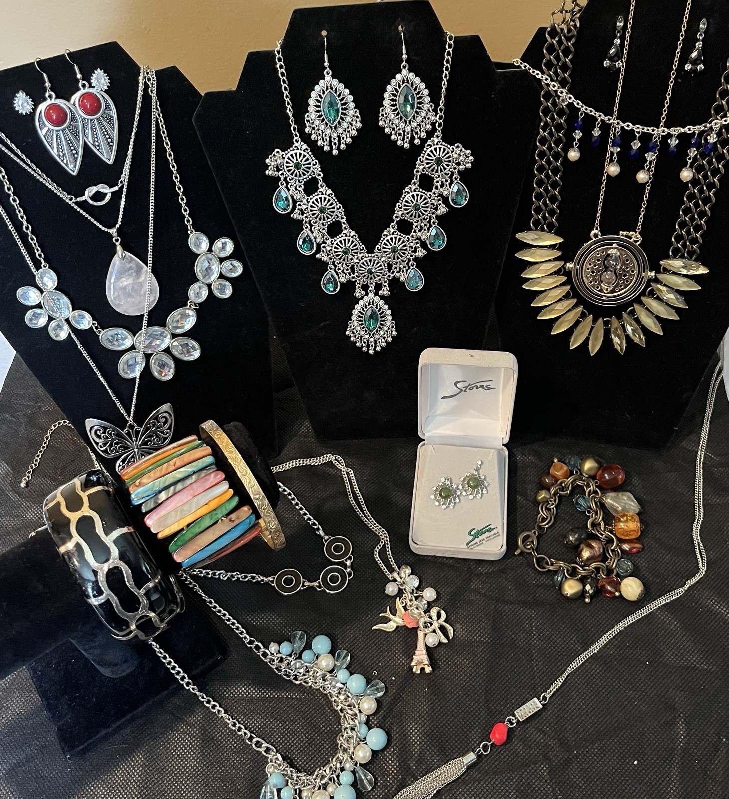 Jewelry Lot Vtg Mod Silver Tone Gold Tone Metal Necklace Earrings Bracelet Bulk Jewelry Lot Vtg Mod Silver Tone Gold Tone Metal Necklace Earrings Bracelet Bulk