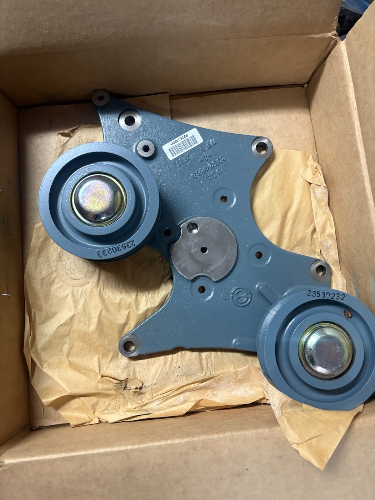 Detroit Diesel 23534290 complete twin-idler pulley assembly