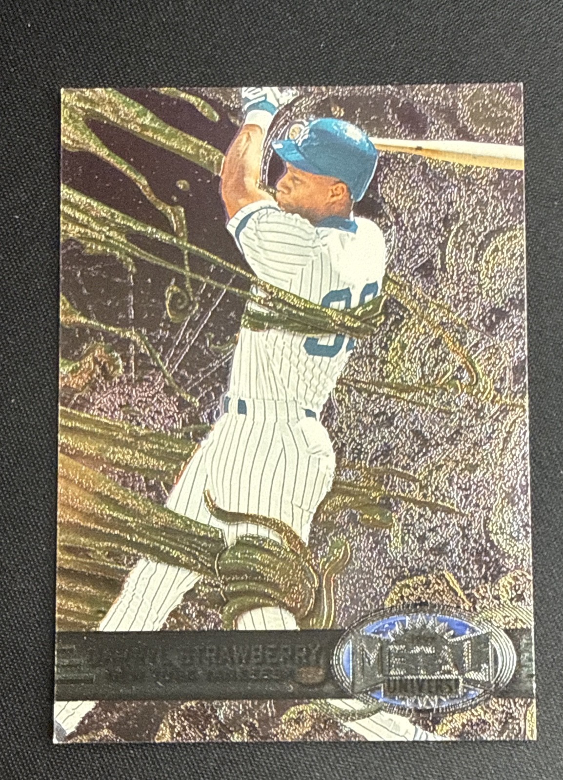 1997 Skybox Metal Universe - Darryl Strawberry #123 1997 Skybox Metal Universe - Darryl Strawberry #123