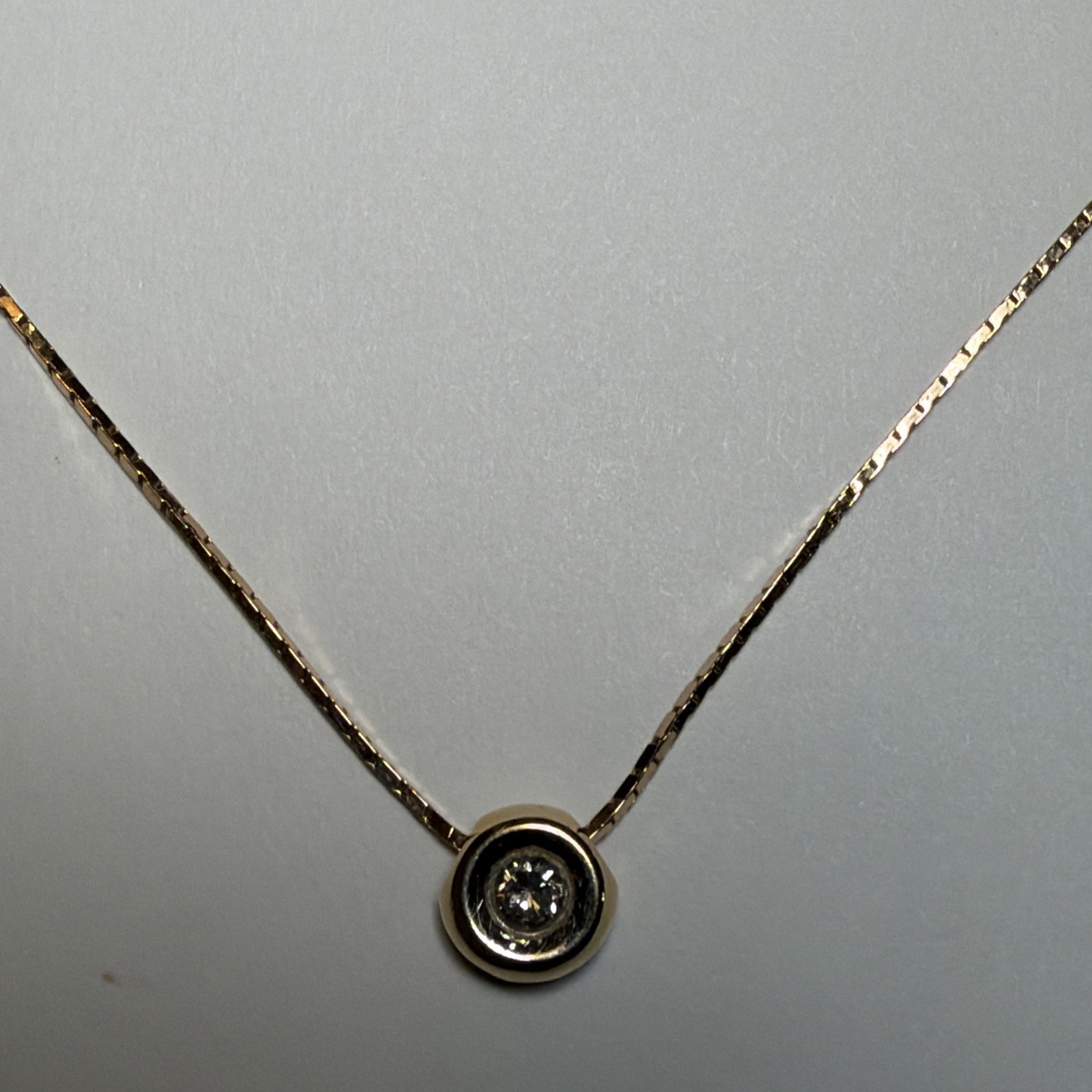 14K Yellow Gold 3mm Diamond Charm Box Chain Necklace 2.63 grams 14K Yellow Gold 3mm Diamond Charm Box Chain Necklace 2.63 grams