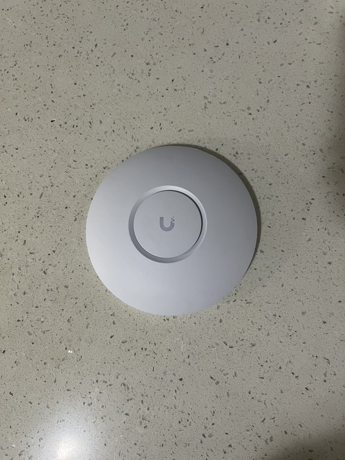Ubiquiti Networks U6+-US 2402Mbps Wireless Access Point - White Ubiquiti Networks U6+-US 2402Mbps Wireless Access Point - White