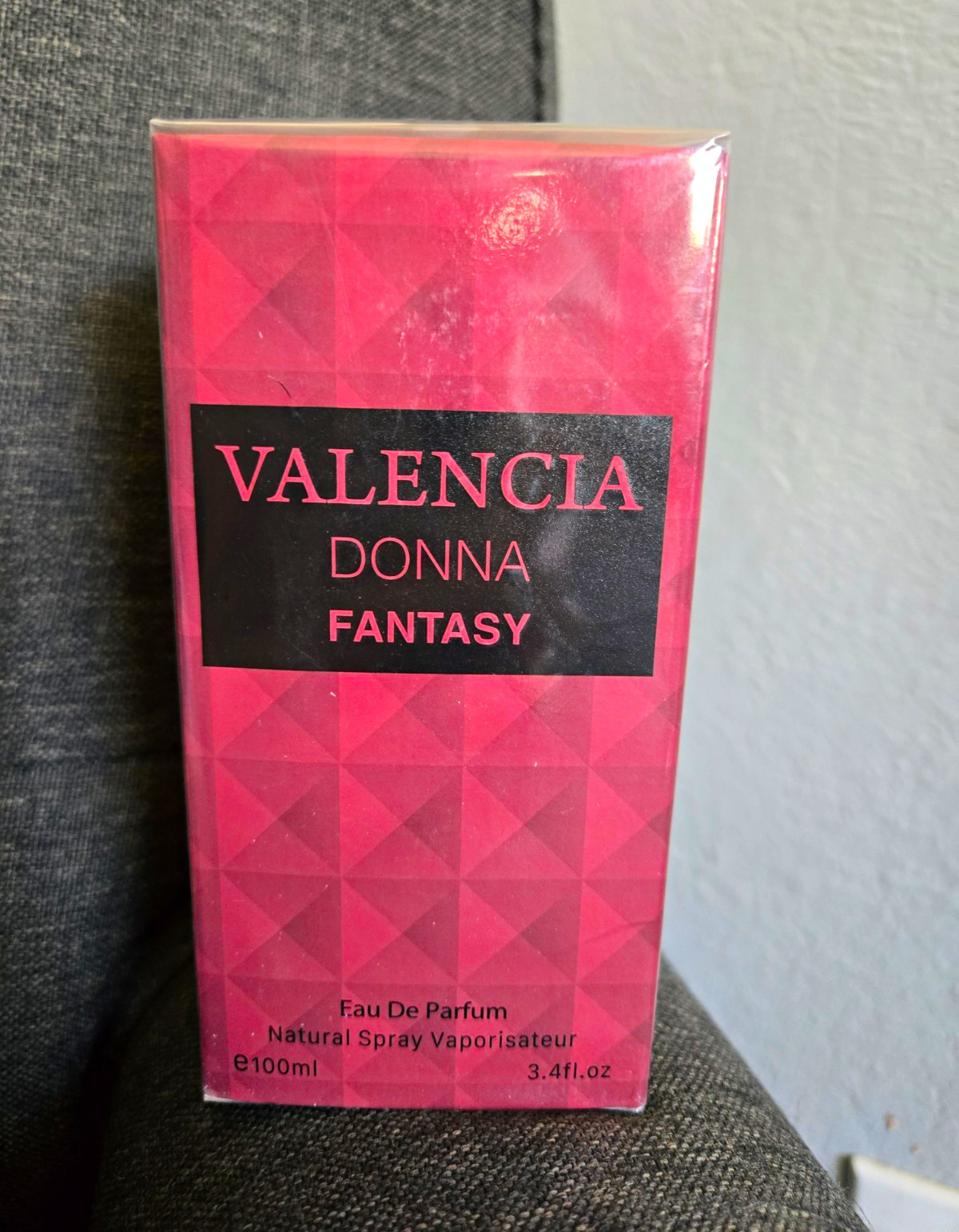 URBAN Collection Valencia Donna Fantasy Eau de Parfum Spray, 3.4 fl oz Regular URBAN Collection Valencia Donna Fantasy Eau de Parfum Spray, 3.4 fl oz Regular